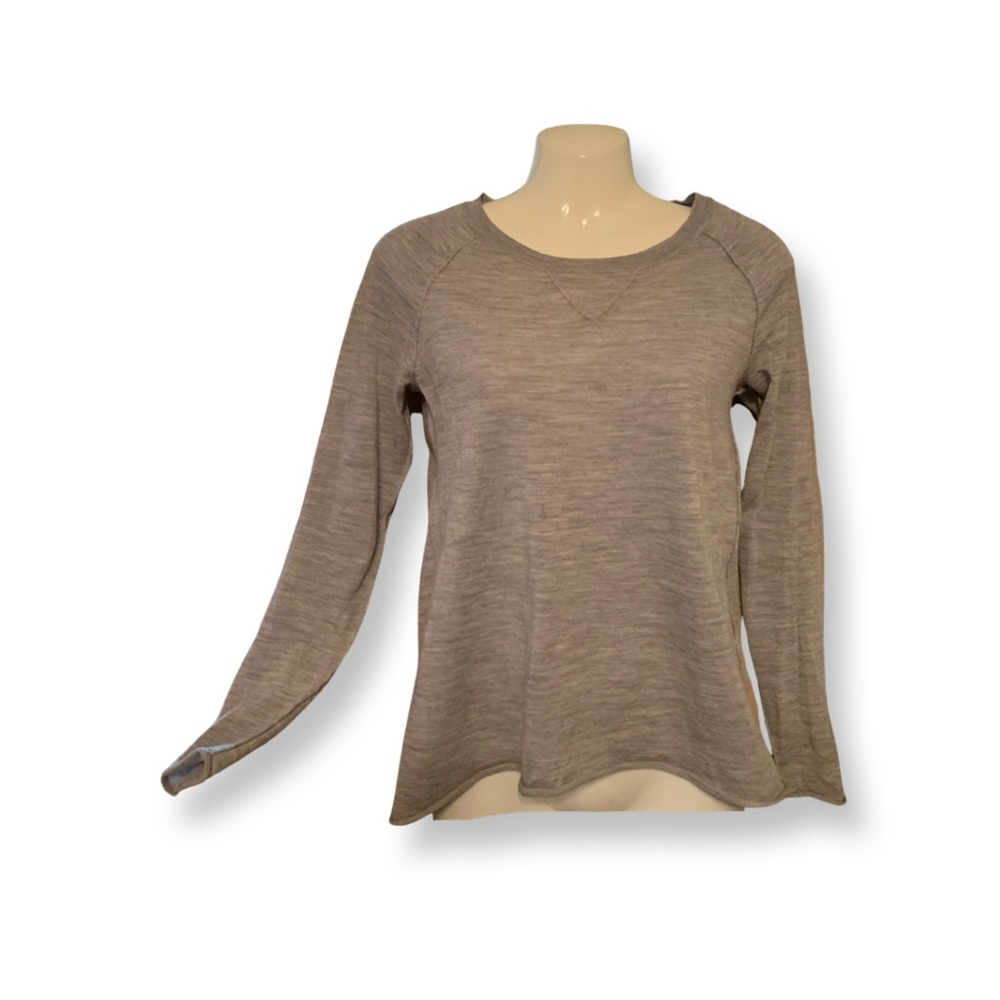 Tahari -%100 Extrafine Merino Wool size small
